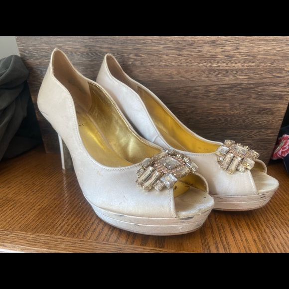 Heels - Picture 4 of 4